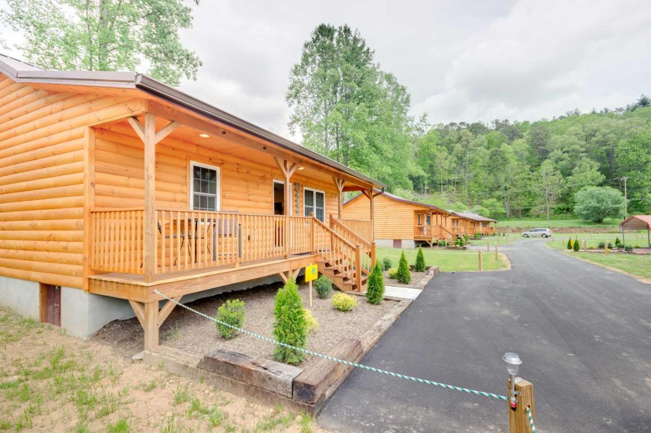 Bears Den Cabin With Porch About 5 Mi To Bryson City! Eksteriør billede